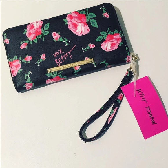 Betsey Johnson Handbags - 🛍SALE🛍Betsey Johnson Black Floral Zip Wallet